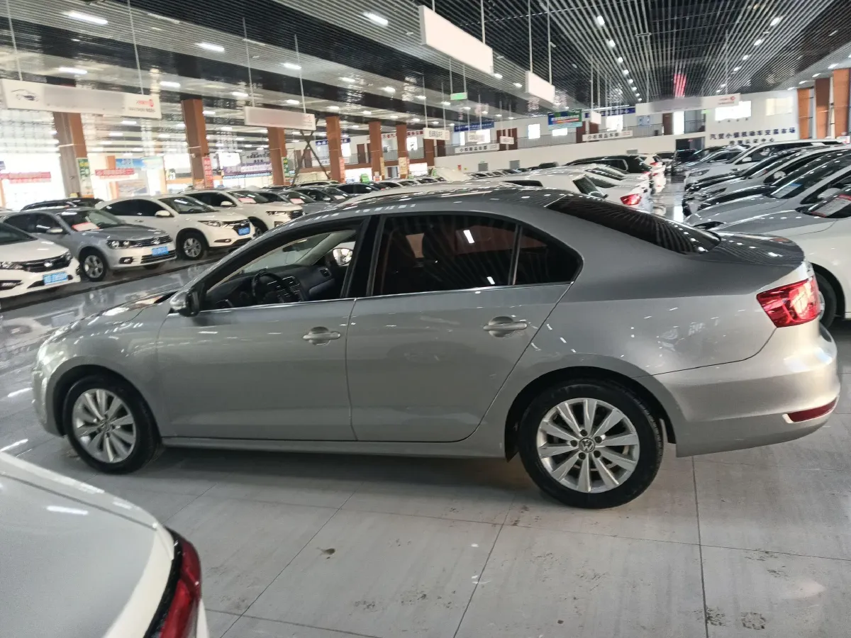 2014 Volkswagen Sagitar 1.6L 105HP L4 5MT,autocango,china used car exporter,china ev exporter,chinese used car exporter,chinese used ev exporter