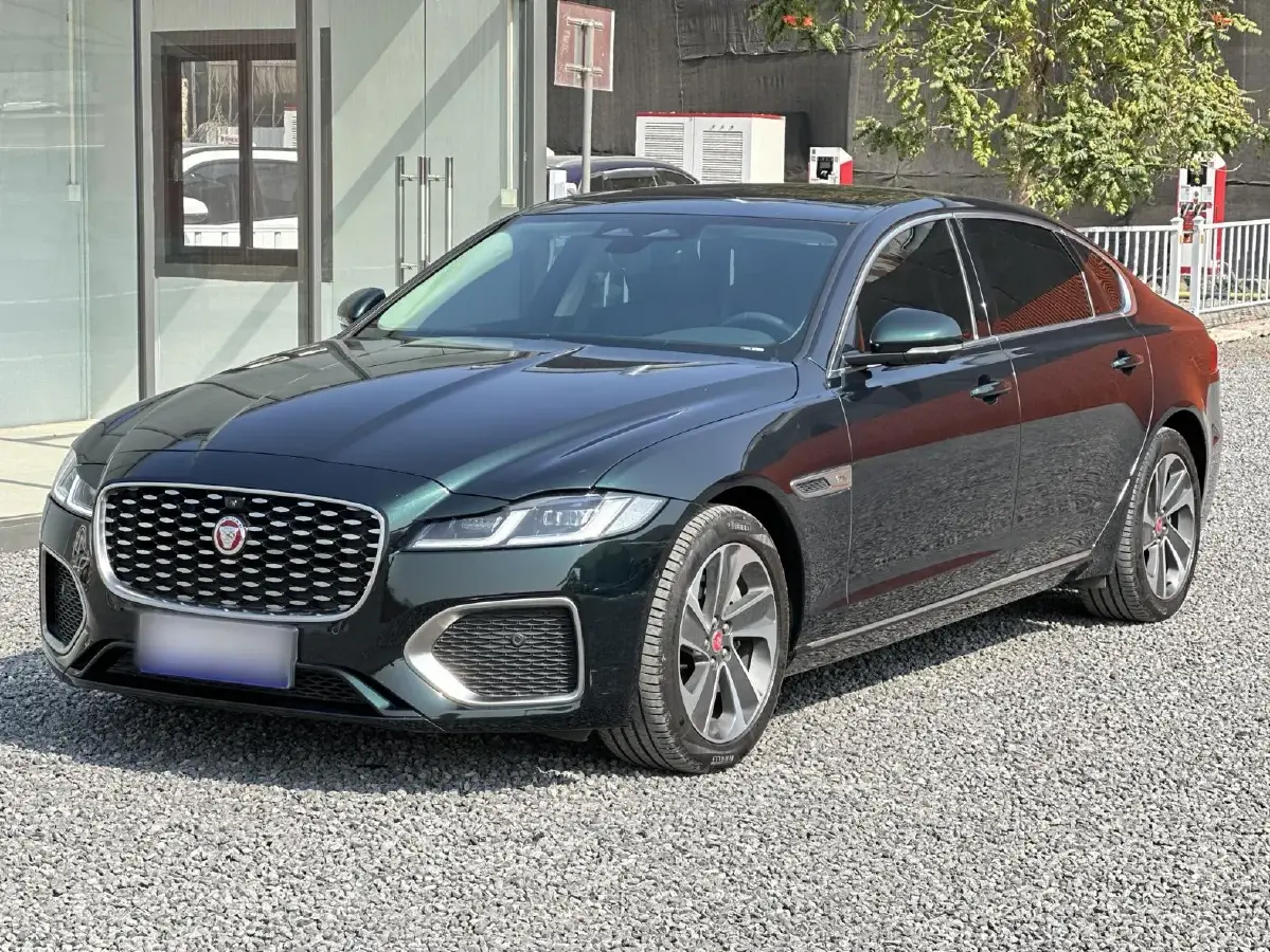 2023 Jaguar XFL 2.0T 200HP L4 8AT