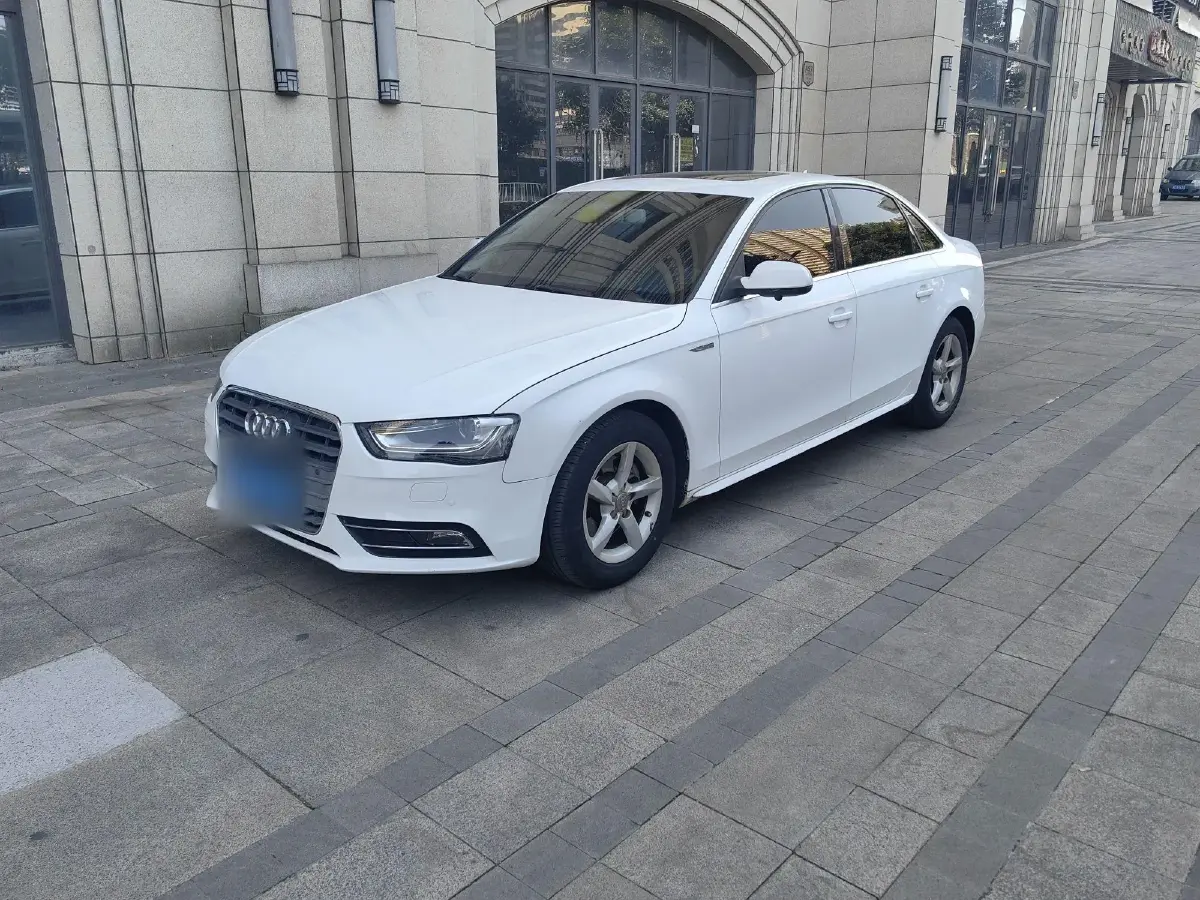 2013 Audi A4L 2.0T 180HP L4 CVT