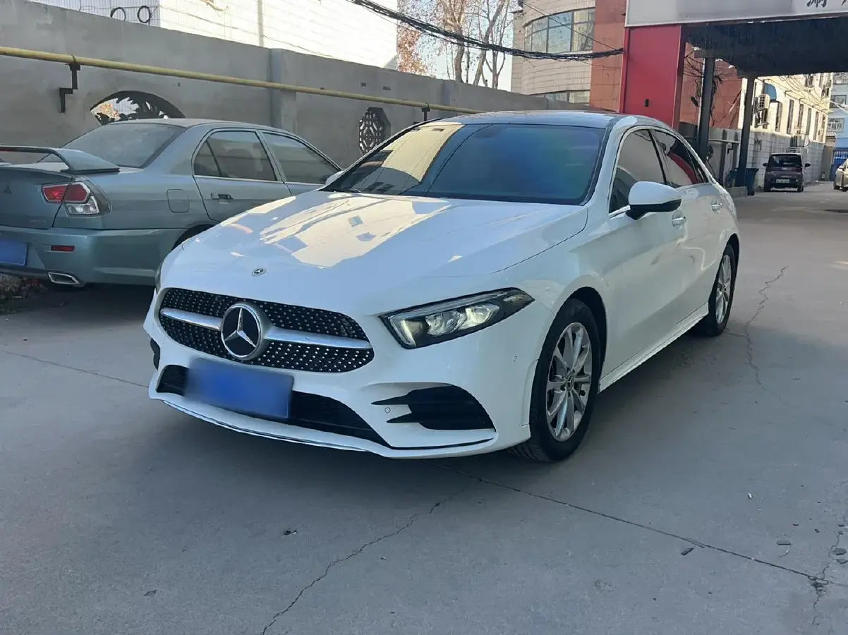 2022 Mercedes-Benz A Class 1.3T 163HP L4 7DCT