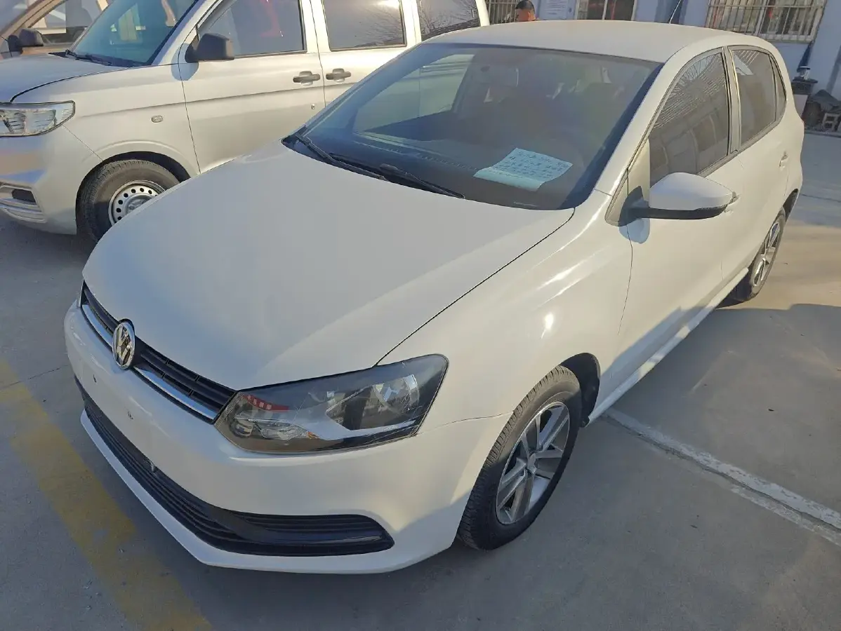 2016 Volkswagen Polo 1.4L 90HP L4 6AT