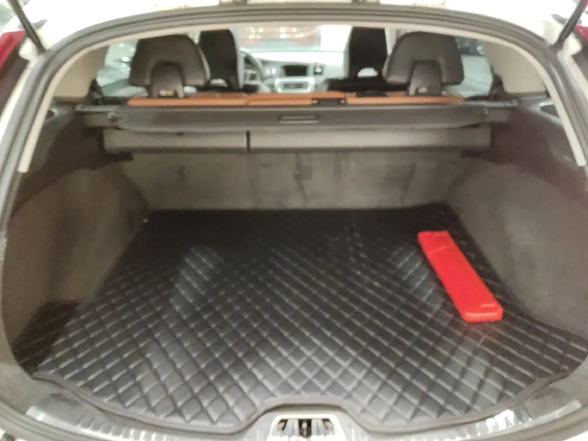 2014 Volvo V60 2.0T 214HP L5 6AT,autocango,china used car exporter,china ev exporter,chinese used car exporter,chinese used ev exporter