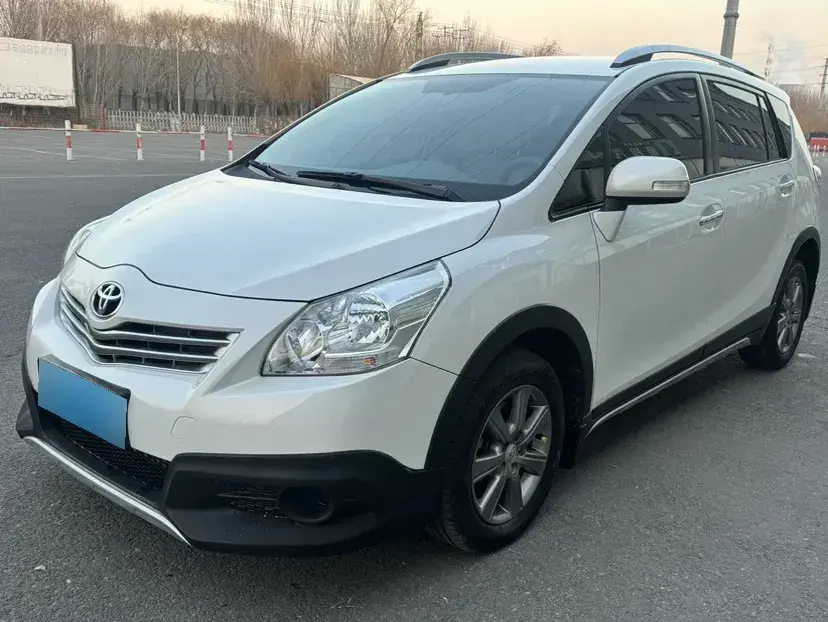2015 Toyota Verso 1.8L 140HP L4 CVT