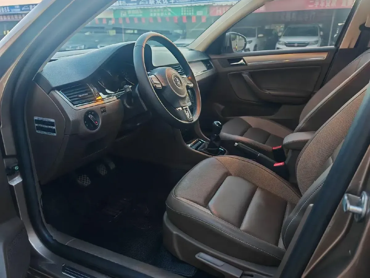 2015 Volkswagen Bora 1.6L 105HP L4 5MT,autocango,china used car exporter,china ev exporter,chinese used car exporter,chinese used ev exporter