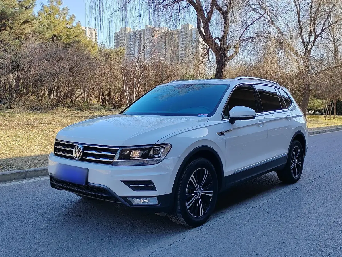 2019 Volkswagen Tiguan L 2.0T 186HP L4 7DCT