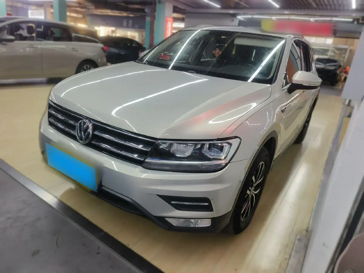 2017 Volkswagen Tiguan L 1.8T 180HP L4 7DCT