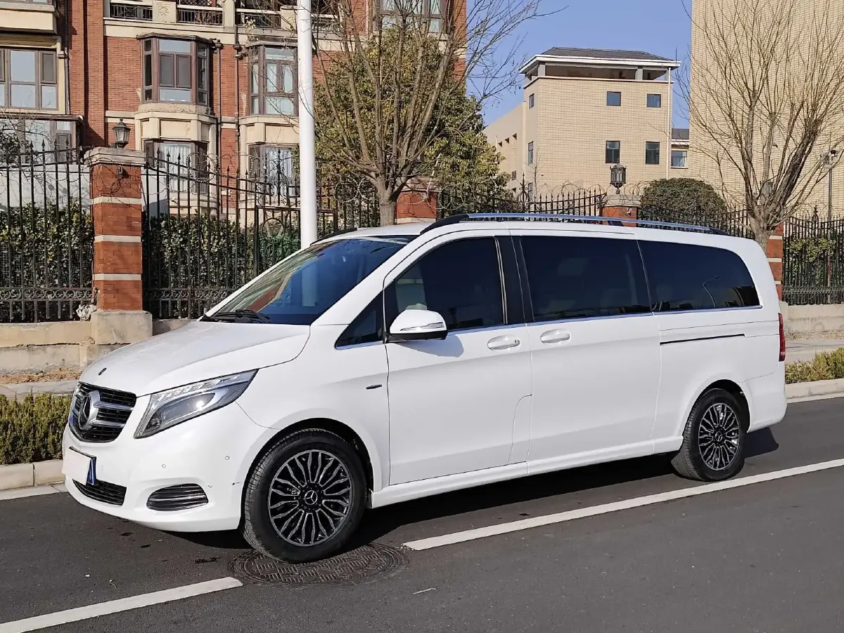 2017 Mercedes-Benz V Class 2.0T 211HP L4 7AT