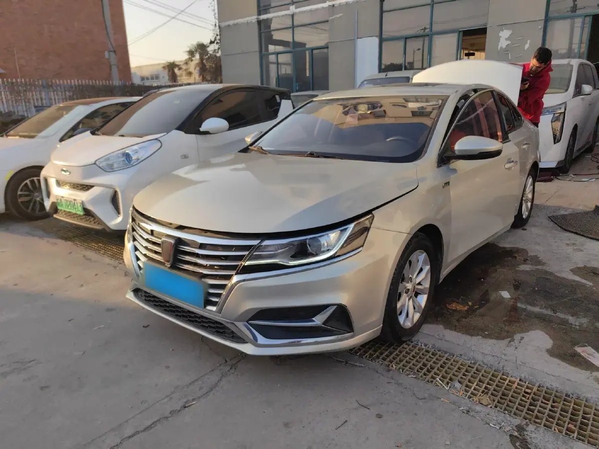 2017 Roewe i6 1.0T 125HP L3 2AT PHEV