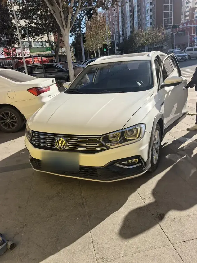 2017 Volkswagen C-Trek 1.4T 131HP L4 7DCT