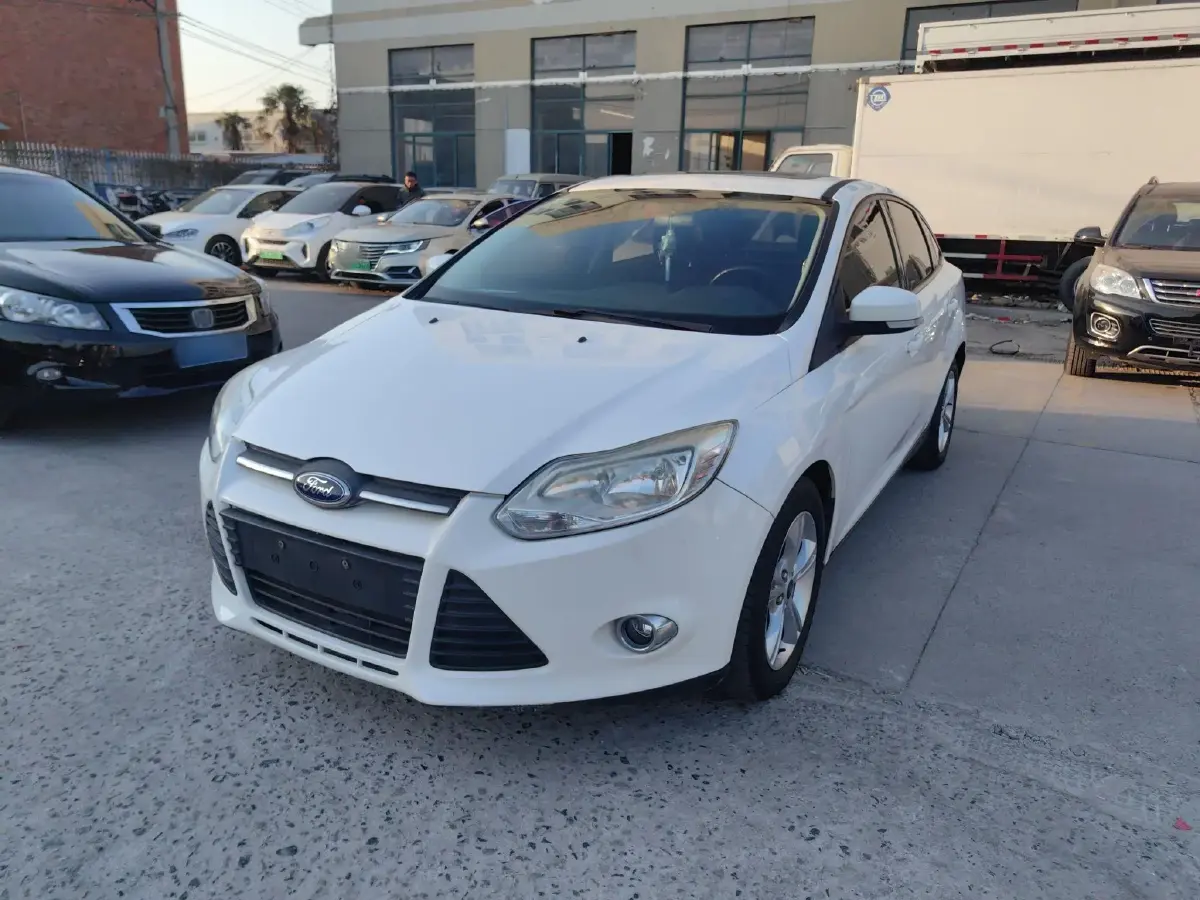 2012 Ford Focus 1.6L 125HP L4 6DCT