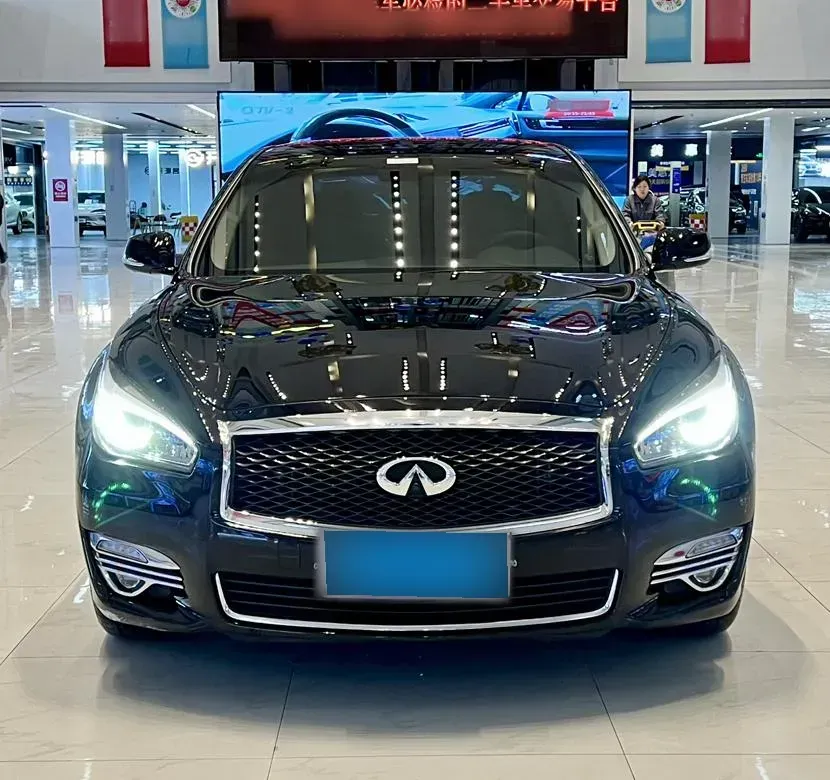 2015 Infiniti Q70 2.5L 222HP V6 7AT,autocango,china used car exporter,china ev exporter,chinese used car exporter,chinese used ev exporter
