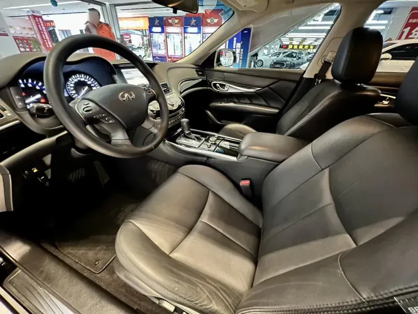 2015 Infiniti Q70 2.5L 222HP V6 7AT,autocango,china used car exporter,china ev exporter,chinese used car exporter,chinese used ev exporter