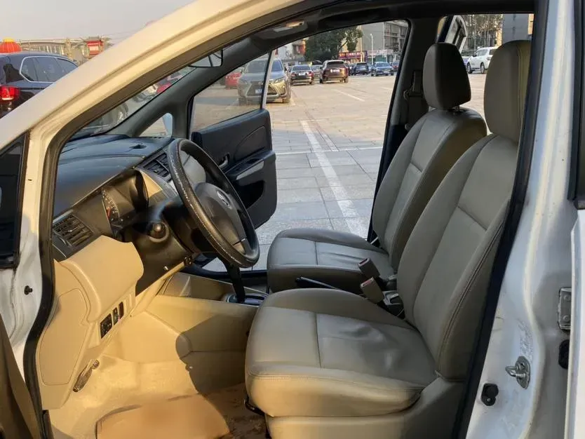 2013 Venucia R50 1.6L 117HP L4 4AT,autocango,china used car exporter,china ev exporter,chinese used car exporter,chinese used ev exporter