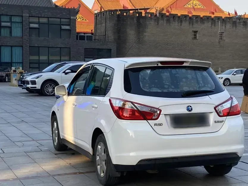 2013 Venucia R50 1.6L 117HP L4 4AT,autocango,china used car exporter,china ev exporter,chinese used car exporter,chinese used ev exporter