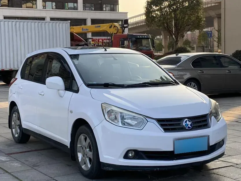 2013 Venucia R50 1.6L 117HP L4 4AT,autocango,china used car exporter,china ev exporter,chinese used car exporter,chinese used ev exporter