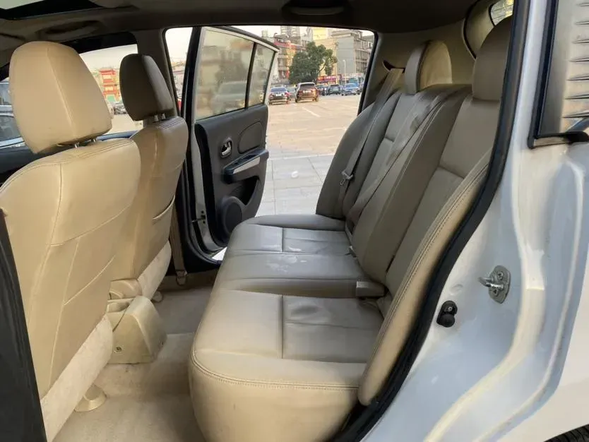2013 Venucia R50 1.6L 117HP L4 4AT,autocango,china used car exporter,china ev exporter,chinese used car exporter,chinese used ev exporter