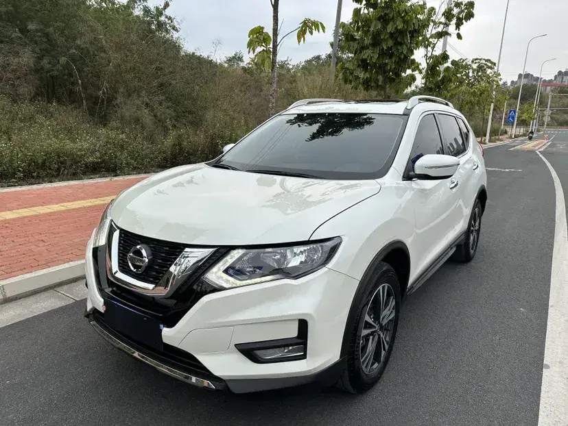 2021 Nissan X-Trail 2.5L 181HP L4 CVT