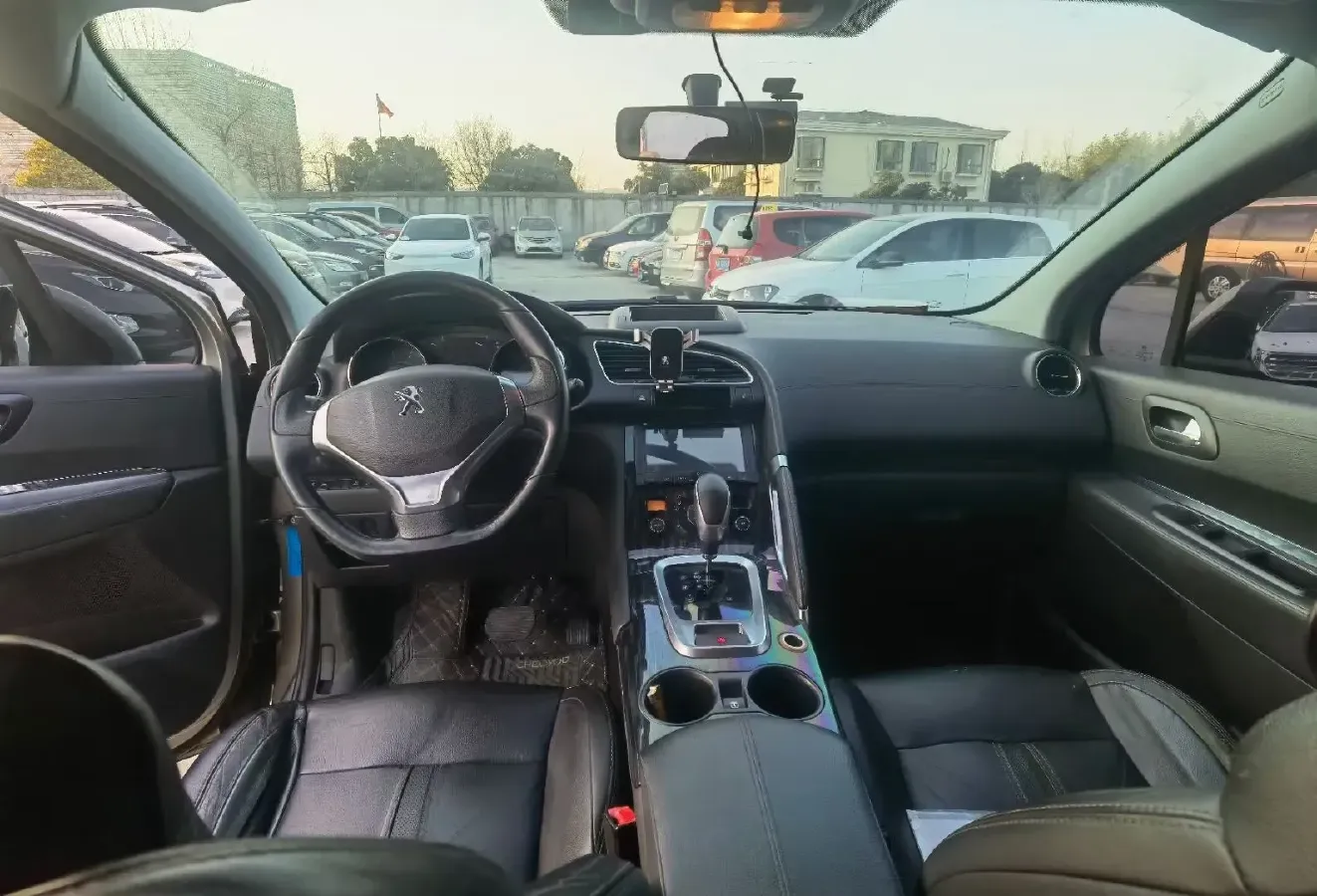 2015 Peugeot 3008 2.0L 147HP L4 6AT,autocango,china used car exporter,china ev exporter,chinese used car exporter,chinese used ev exporter