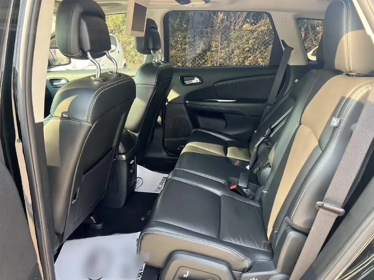 2016 Dodge JCUV 2.4L 170HP L4 6AT,autocango,china used car exporter,china ev exporter,chinese used car exporter,chinese used ev exporter