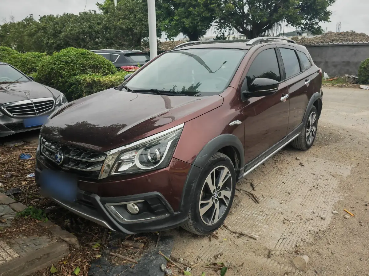 2016 Venucia T70X 2.0L 144HP L4 CVT