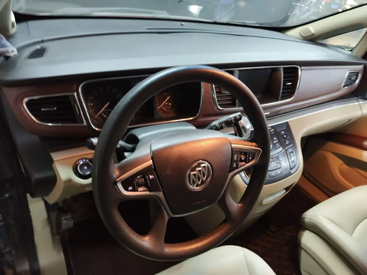 2017 Buick GL8 2.5L 200HP L4 6AT,autocango,china used car exporter,china ev exporter,chinese used car exporter,chinese used ev exporter