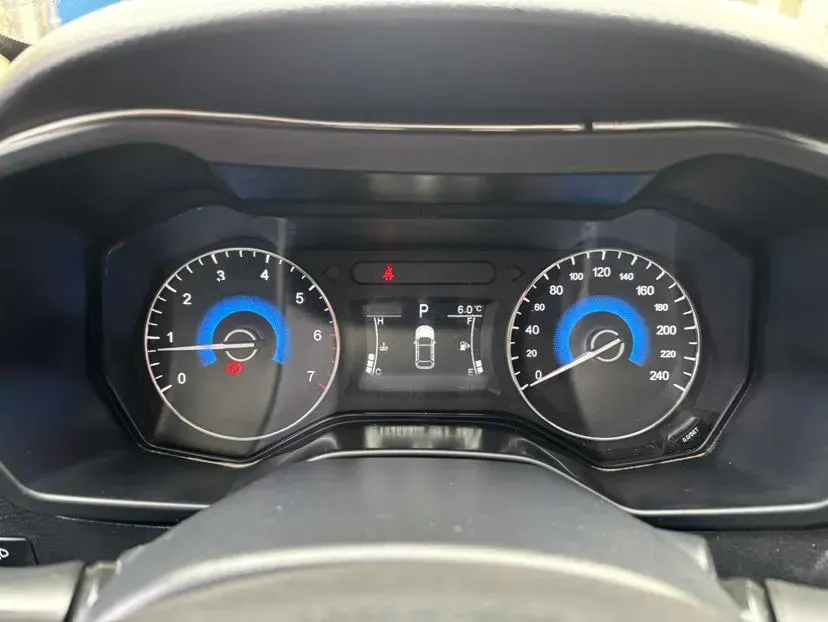 2017 DongFeng Fengon Fengon 580 1.5T 150HP L4 CVT,autocango,china used car exporter,china ev exporter,chinese used car exporter,chinese used ev exporter