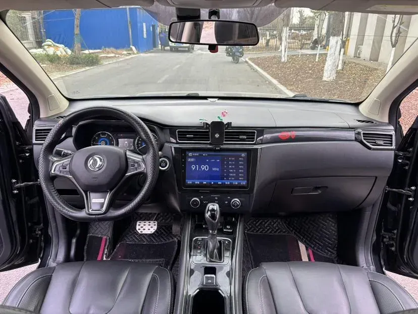 2017 DongFeng Fengon Fengon 580 1.5T 150HP L4 CVT,autocango,china used car exporter,china ev exporter,chinese used car exporter,chinese used ev exporter