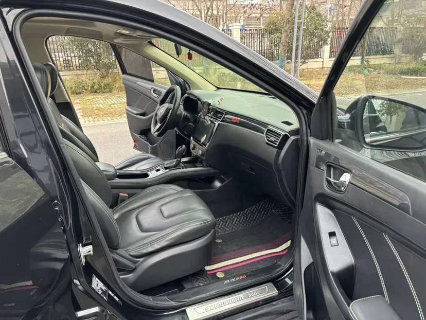 2017 DongFeng Fengon Fengon 580 1.5T 150HP L4 CVT,autocango,china used car exporter,china ev exporter,chinese used car exporter,chinese used ev exporter