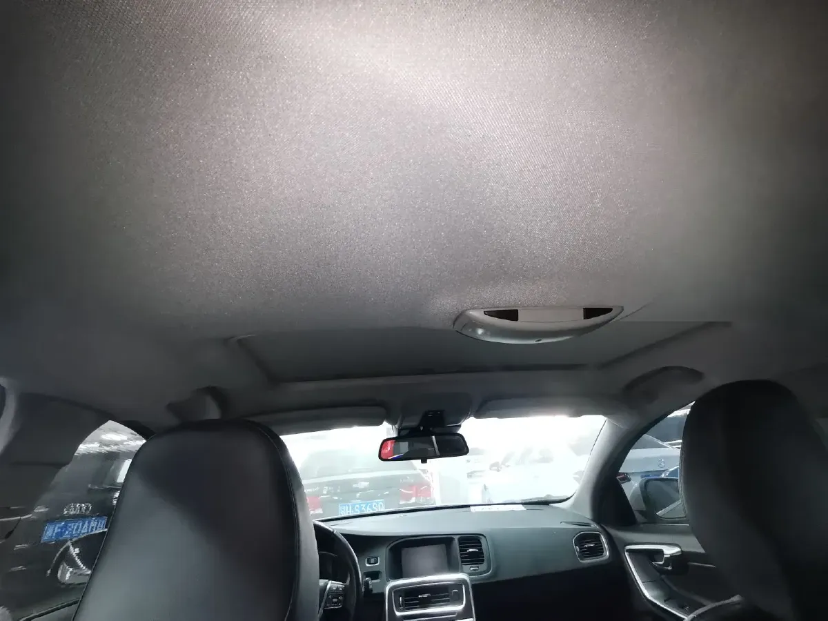 2017 Volvo V60 2.0T 245HP L4 8AT,autocango,china used car exporter,china ev exporter,chinese used car exporter,chinese used ev exporter