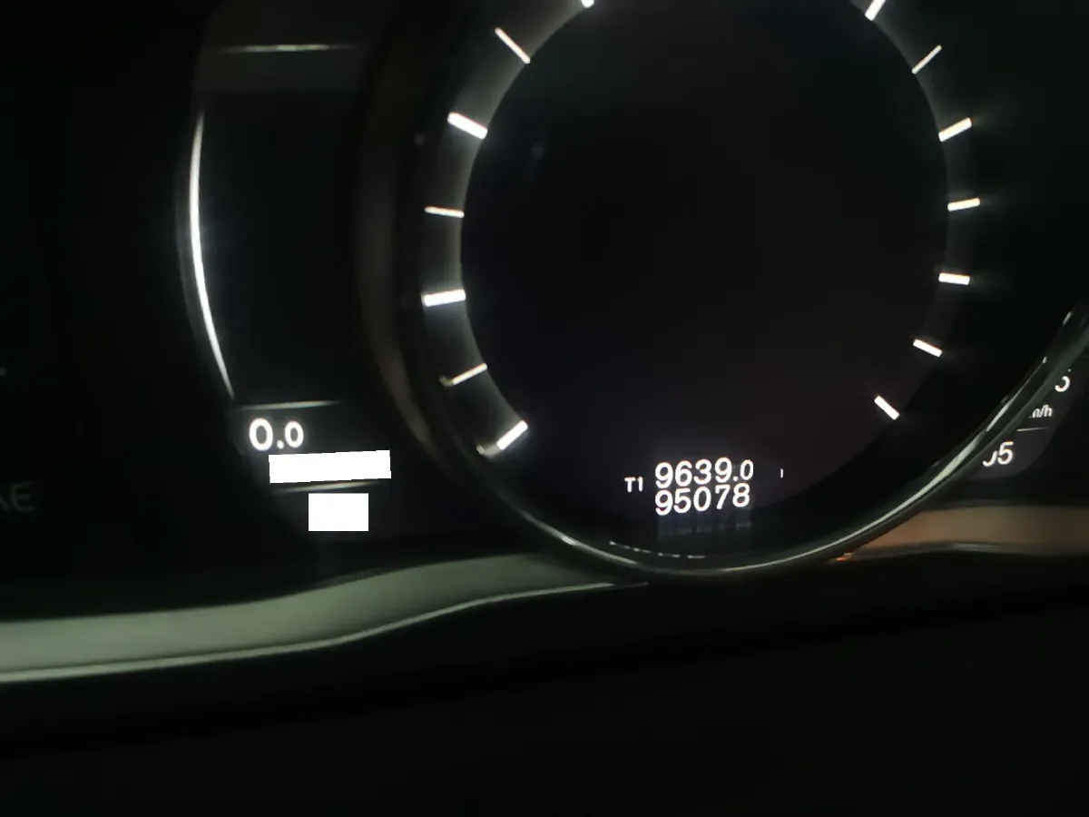 2017 Volvo V60 2.0T 245HP L4 8AT,autocango,china used car exporter,china ev exporter,chinese used car exporter,chinese used ev exporter