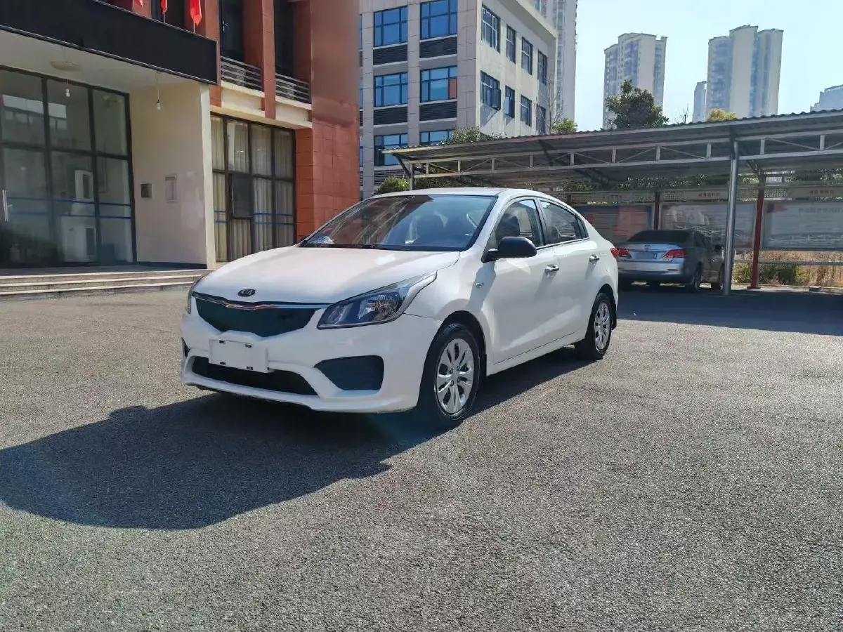 2017 Kia K2 1.4L 100HP L4 6MT