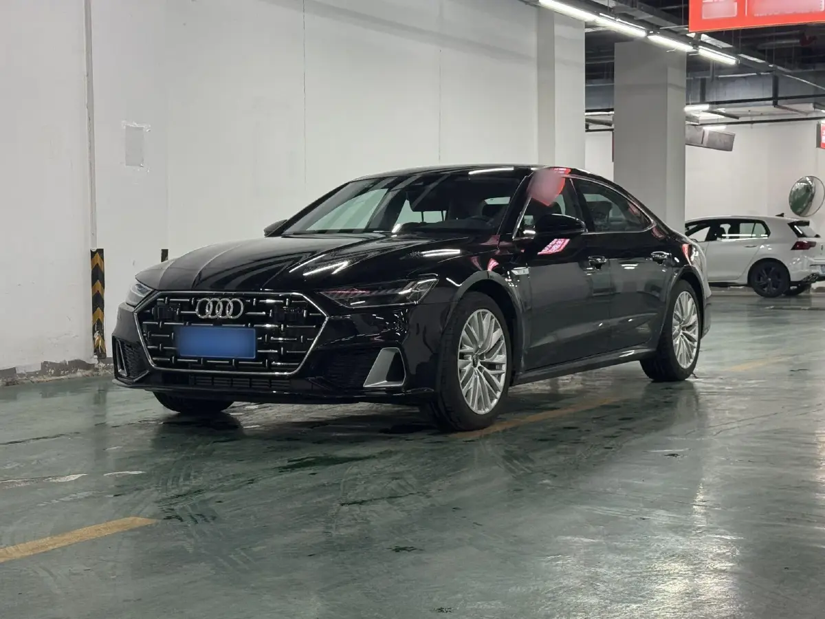 2024 Audi A7L 2.0T 245HP L4 7DCT