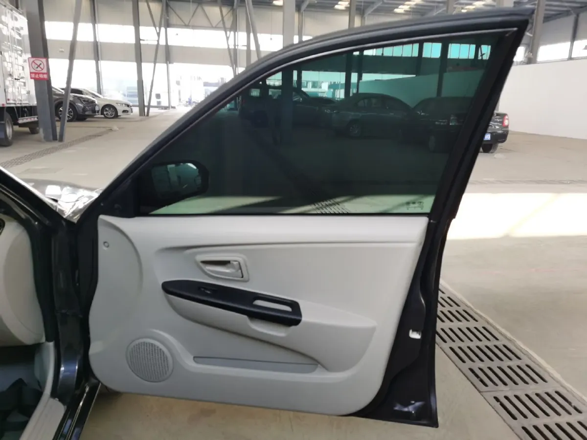 2014 Soueast V3 1.5L 120HP L4 5MT,autocango,china used car exporter,china ev exporter,chinese used car exporter,chinese used ev exporter
