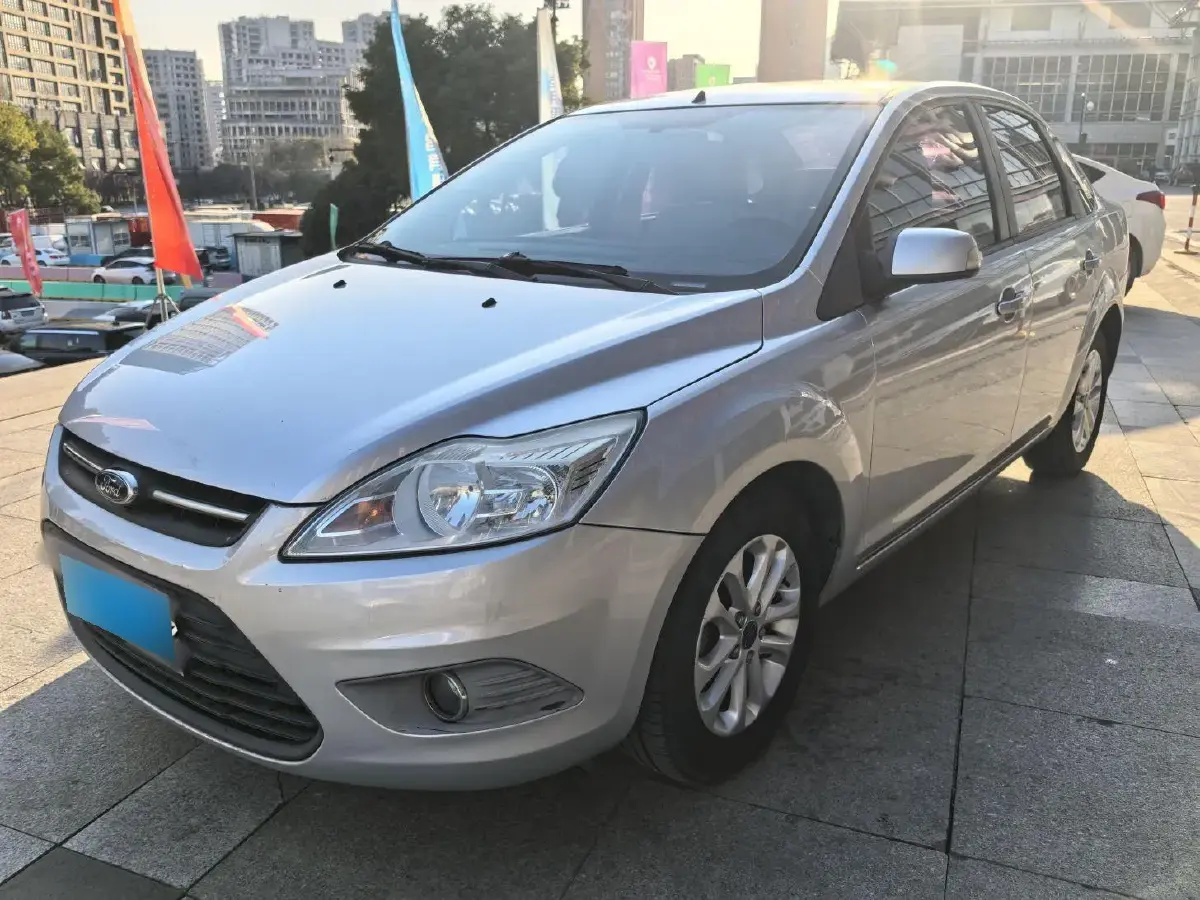 2013 Ford Focus 1.8L 124HP L4 4AT