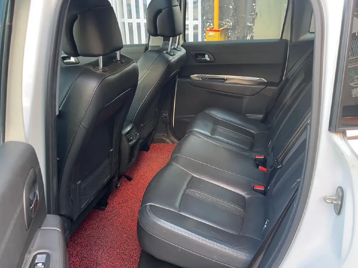 2015 Peugeot 3008 2.0L 147HP L4 6AT,autocango,china used car exporter,china ev exporter,chinese used car exporter,chinese used ev exporter