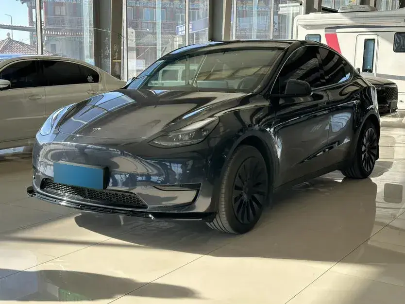 2024 Tesla Model Y BEV 60KWH