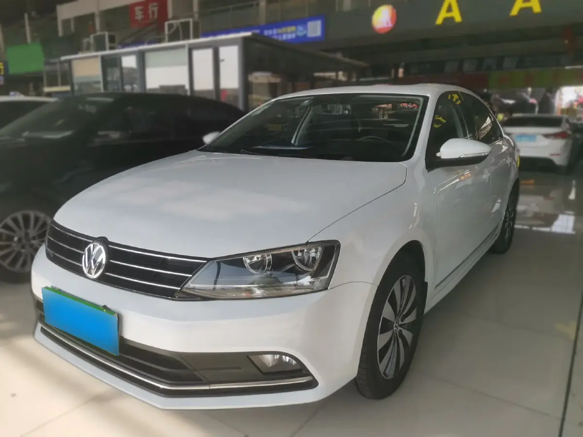 2018 Volkswagen Sagitar 1.4T 150HP L4 7DCT