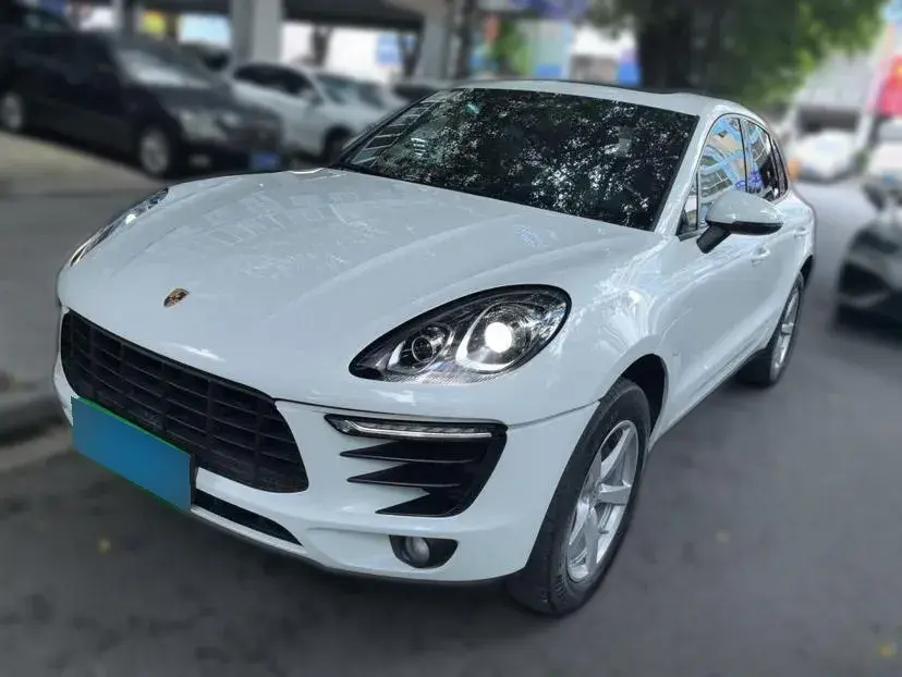 2017 Porsche Macan 2.0T 252HP L4 7DCT