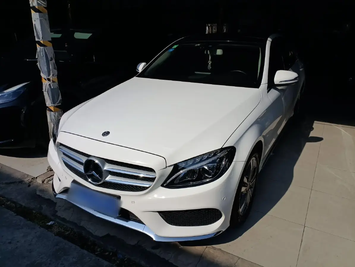 2017 Mercedes-Benz C Class 2.0T 184HP L4 9AT