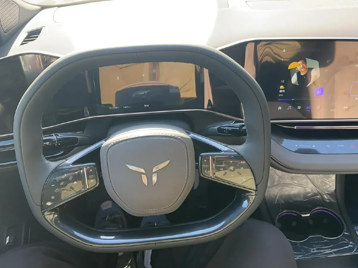 2024 HongQi EH7 BEV 111KWH,autocango,china used car exporter,china ev exporter,chinese used car exporter,chinese used ev exporter