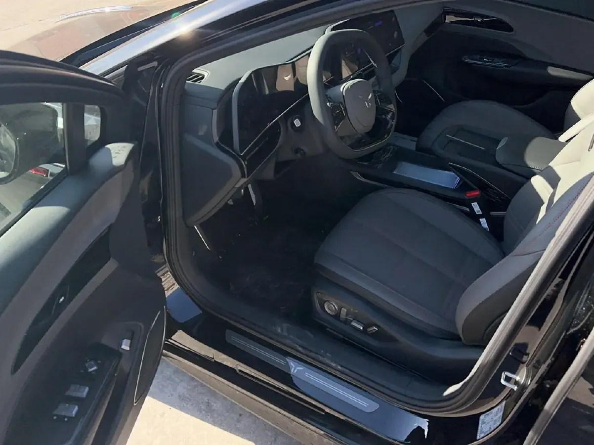 2024 HongQi EH7 BEV 111KWH,autocango,china used car exporter,china ev exporter,chinese used car exporter,chinese used ev exporter