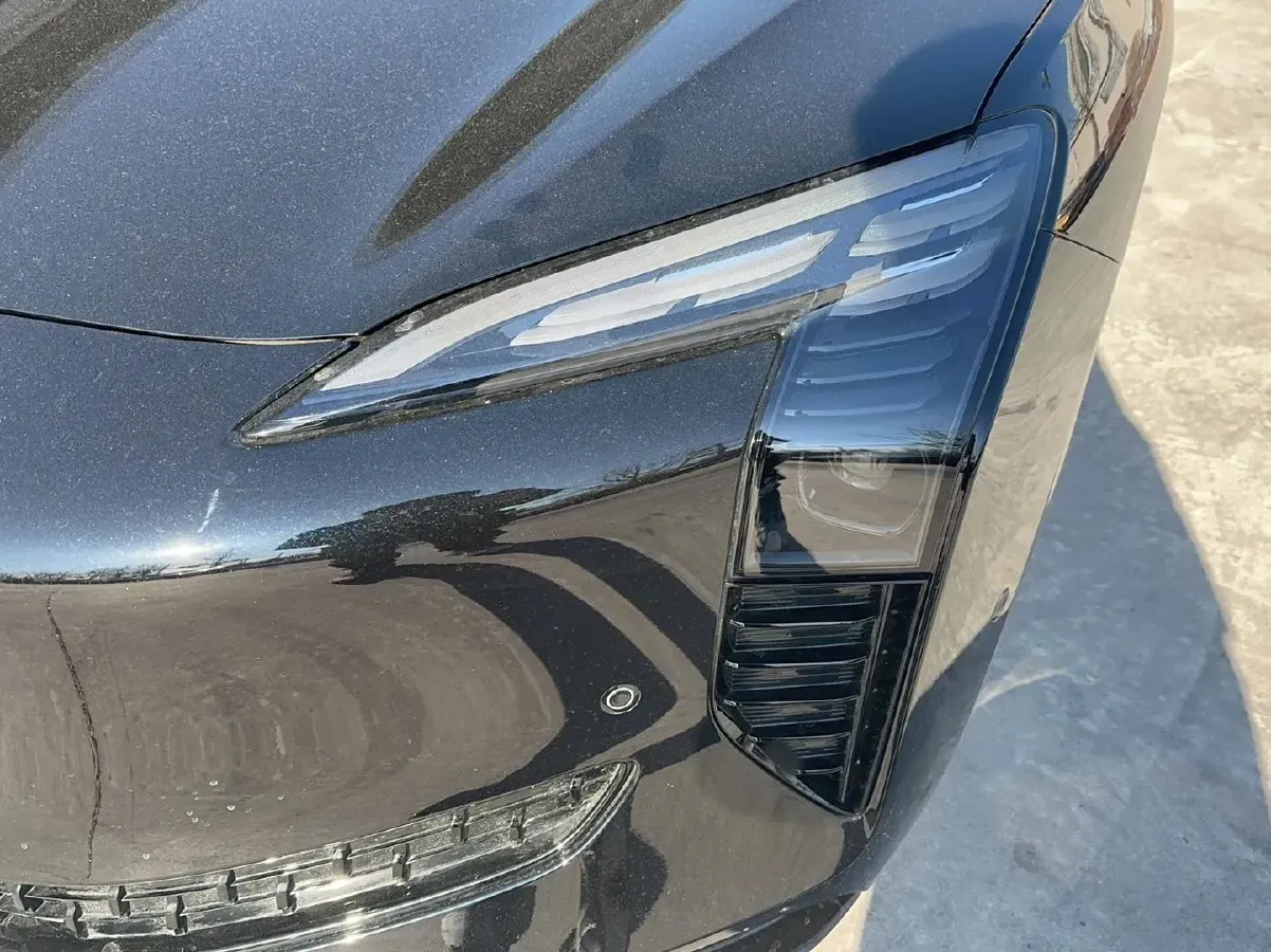 2024 HongQi EH7 BEV 111KWH,autocango,china used car exporter,china ev exporter,chinese used car exporter,chinese used ev exporter