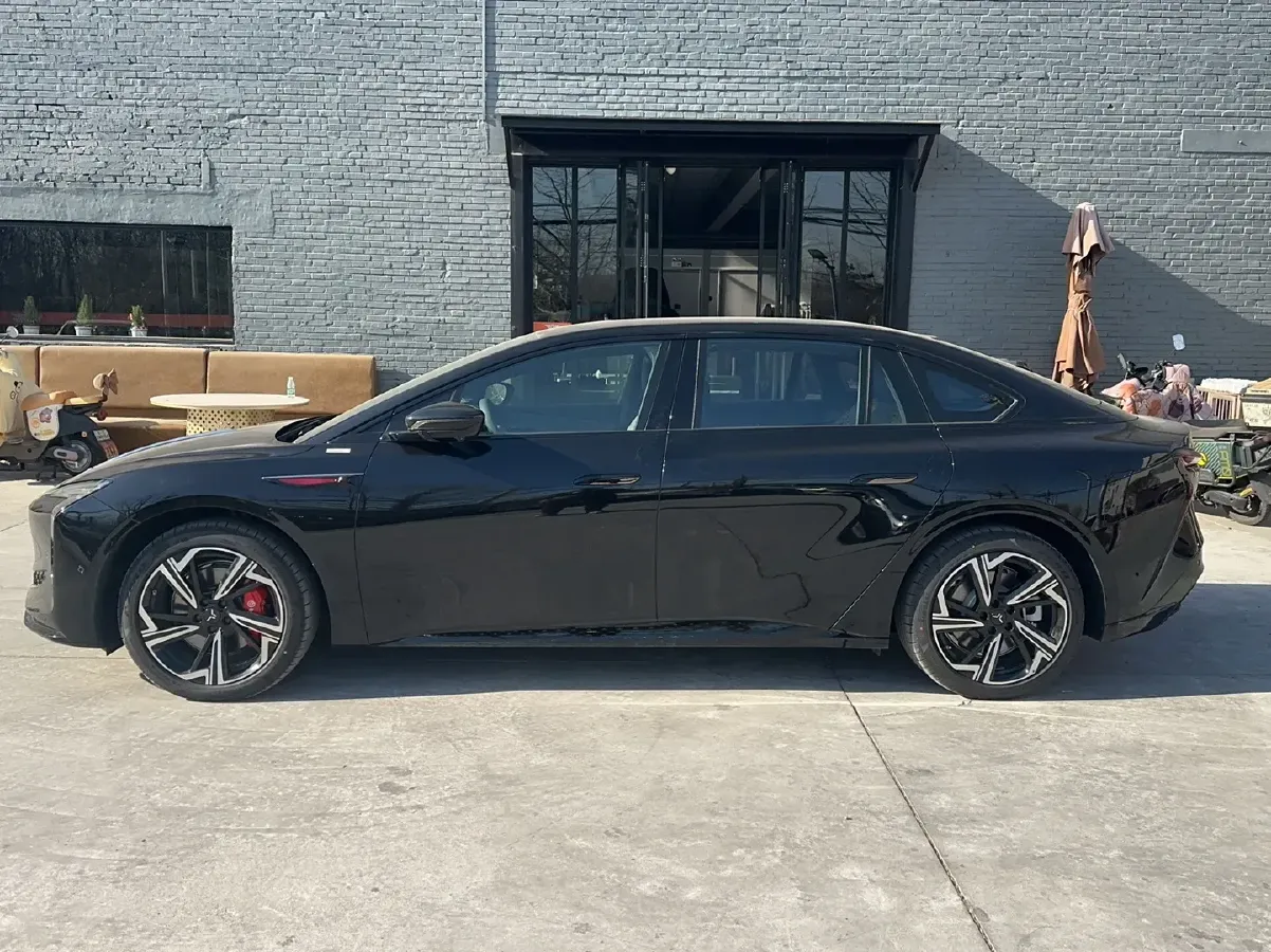 2024 HongQi EH7 BEV 111KWH,autocango,china used car exporter,china ev exporter,chinese used car exporter,chinese used ev exporter