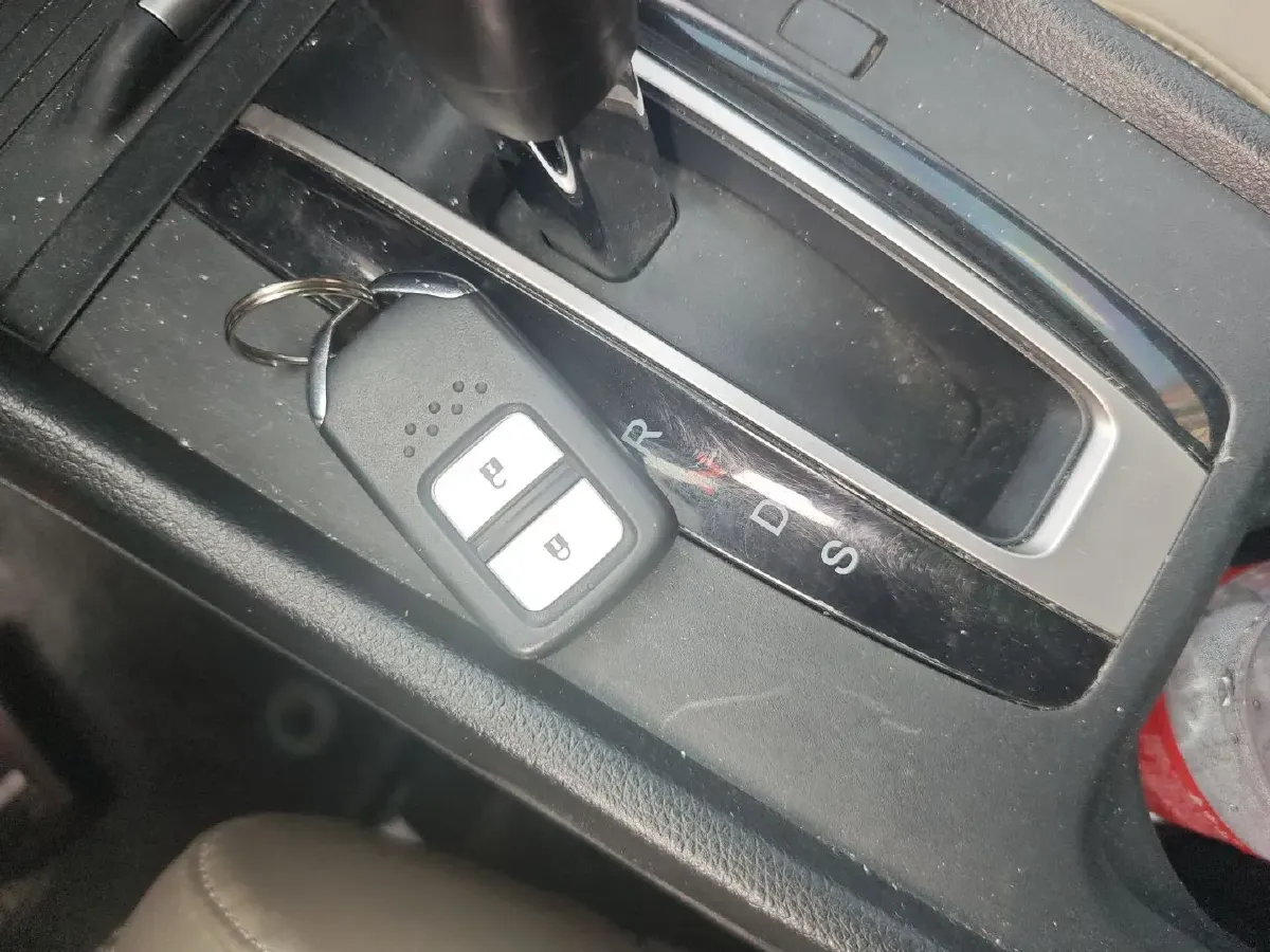 2016 Honda Jade 1.8L 141HP L4 5AT,autocango,china used car exporter,china ev exporter,chinese used car exporter,chinese used ev exporter