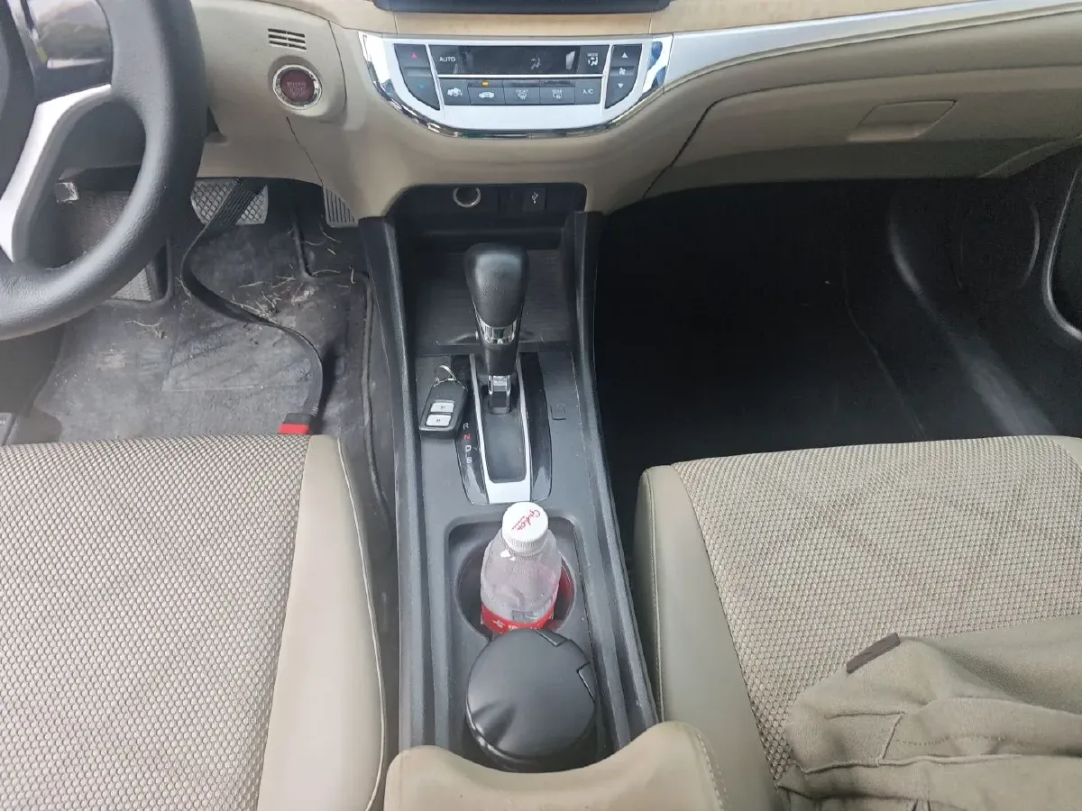 2016 Honda Jade 1.8L 141HP L4 5AT,autocango,china used car exporter,china ev exporter,chinese used car exporter,chinese used ev exporter