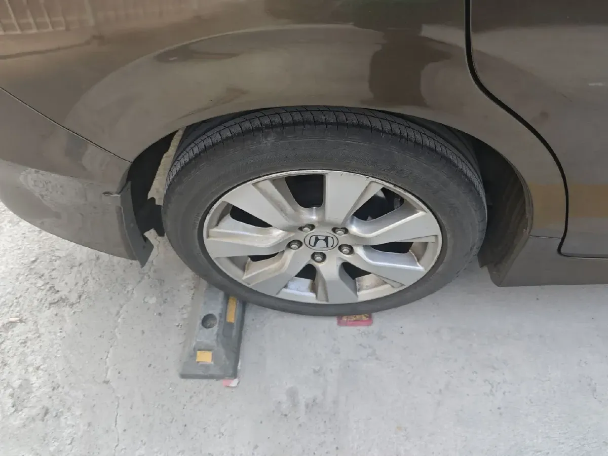 2016 Honda Jade 1.8L 141HP L4 5AT,autocango,china used car exporter,china ev exporter,chinese used car exporter,chinese used ev exporter