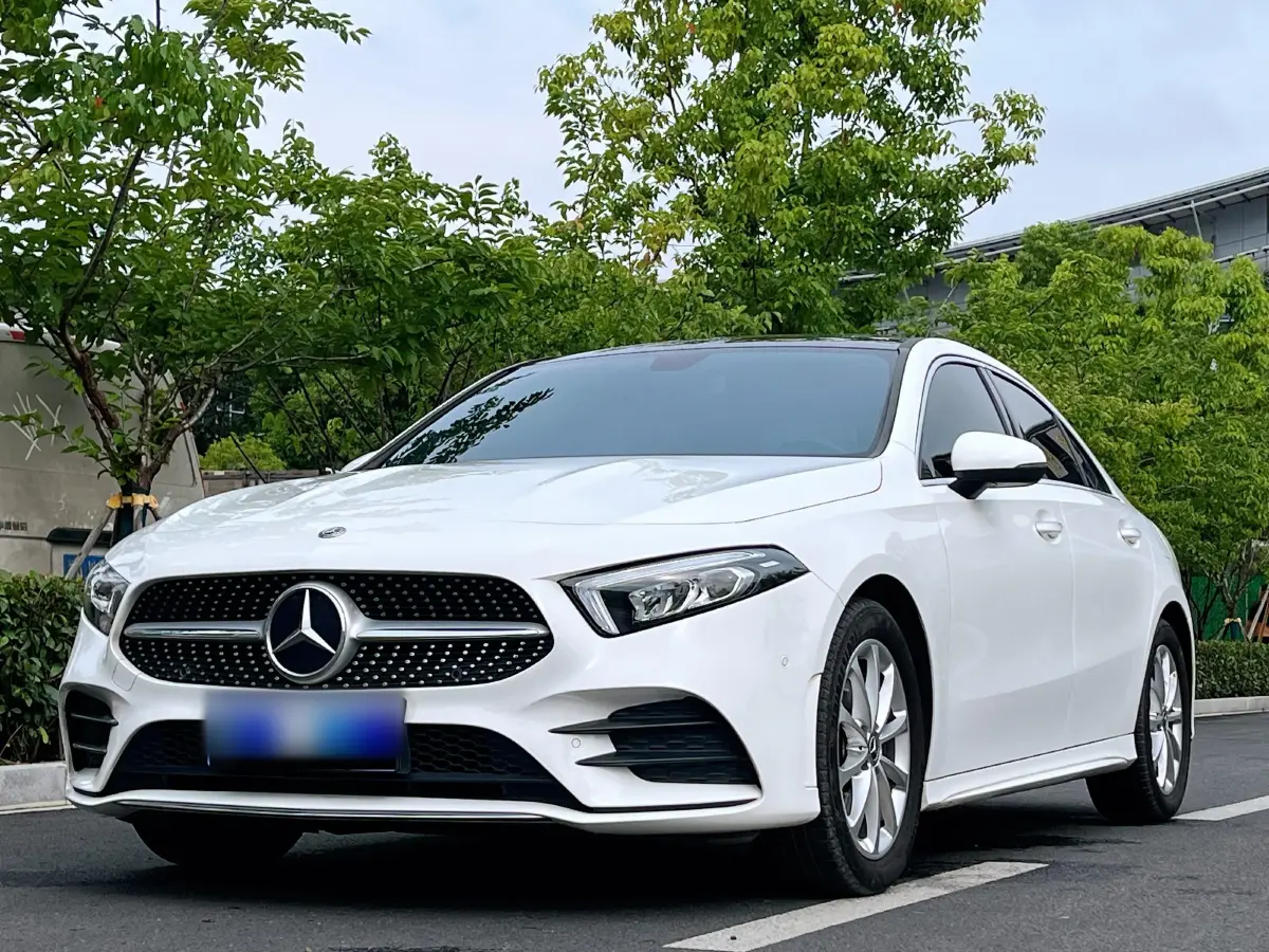 2020 Mercedes-Benz A Class 1.3T 163HP L4 7DCT