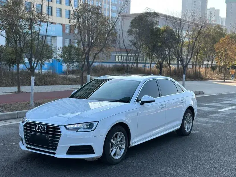 2017 Audi A4L 2.0T 190HP L4 7DCT