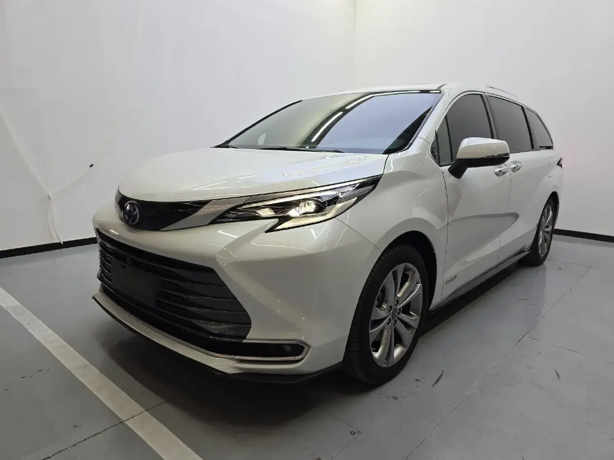 2023 Toyota Sienna 2.5L 189HP L4 E-CVT Hybrid