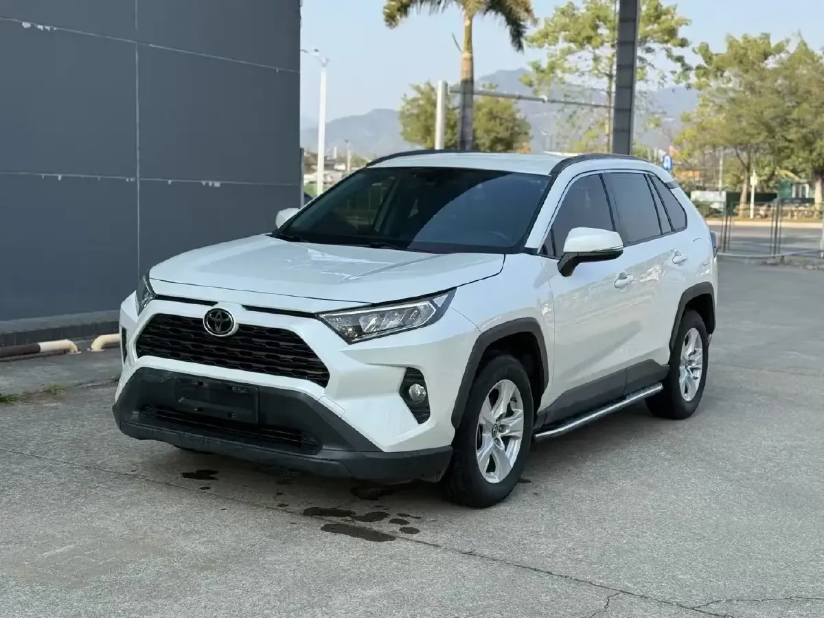 2020 Toyota RAV4 2.0L 171HP L4 CVT